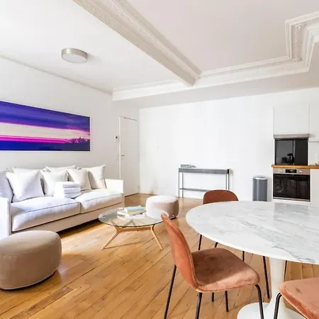 Eiffel Tower - New Renovated 4 People Apartment *