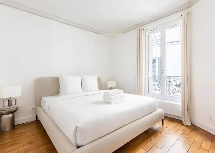 Apartamento Eiffel Tower - New Renovated 4 People